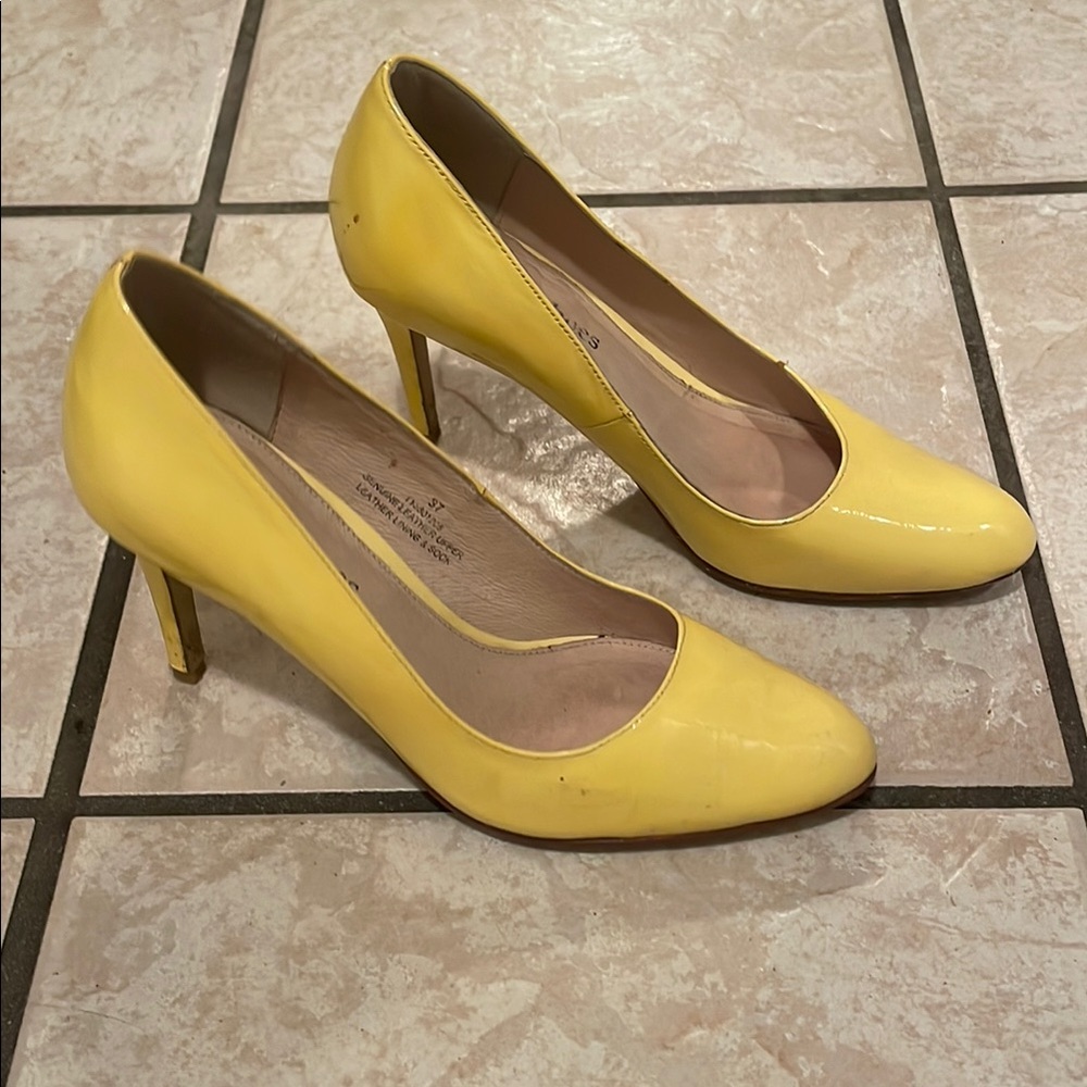 Vibrant Yellow High Heel Pumps